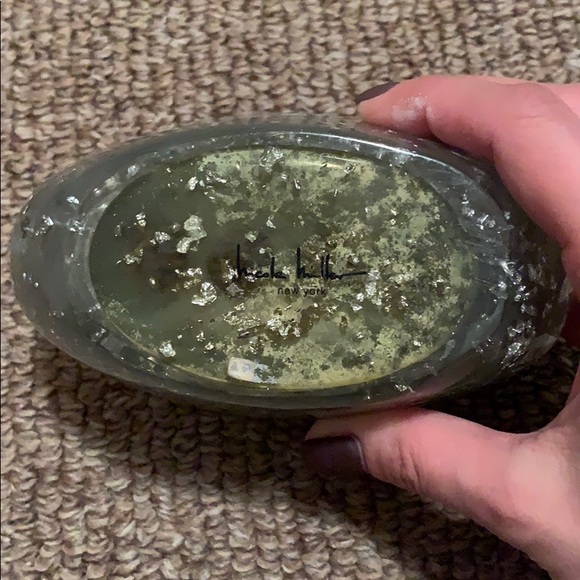 Preowned Nicole Miller Toothbrush Holder - Picture 3 of 4